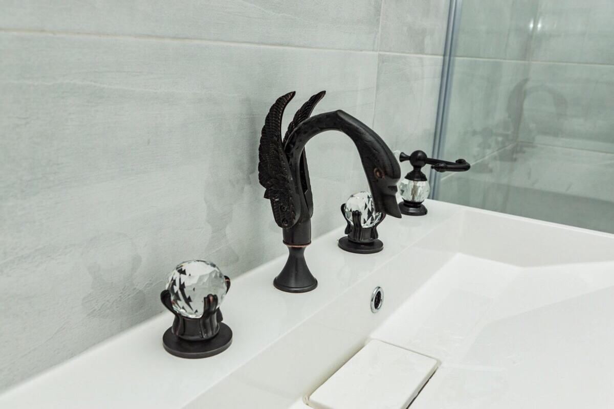 Central Apartment オデッサ エクステリア 写真